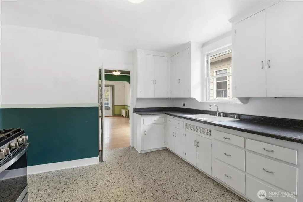 308 NE 50th Street Seattle WA 98105