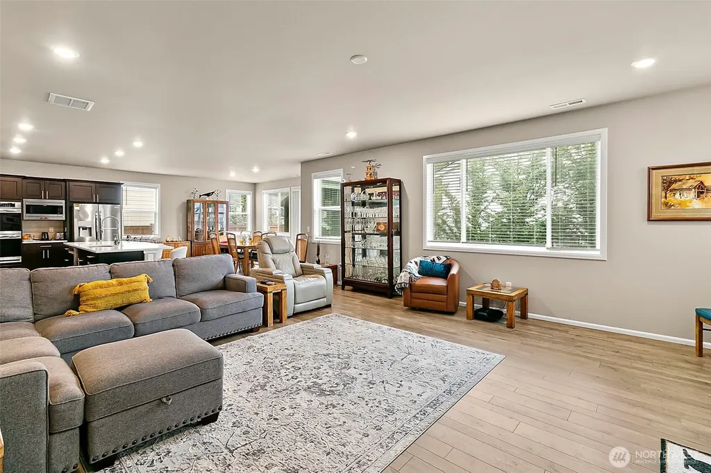19121 129th Street E Bonney Lake WA 98391