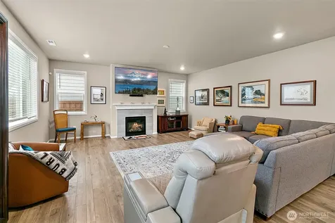 19121 129th Street E Bonney Lake WA 98391