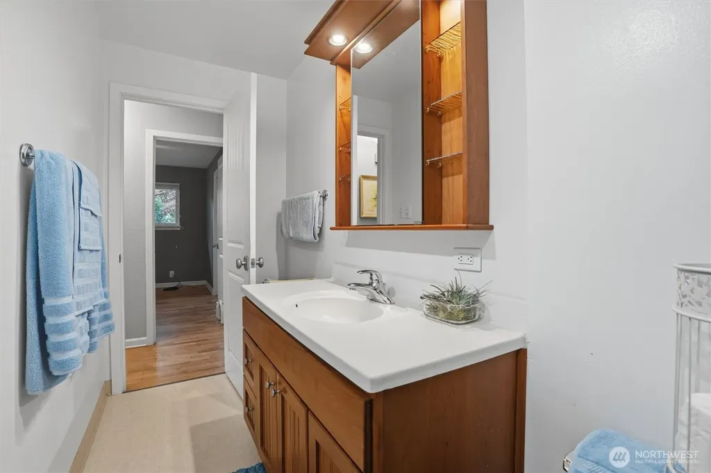 3202 Crystal Springs Road W University Place WA 98466
