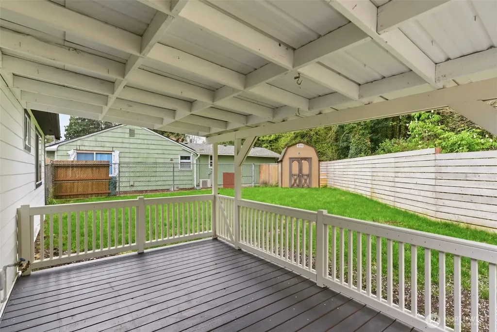 10404 Jovita Blvd E Edgewood WA 98372