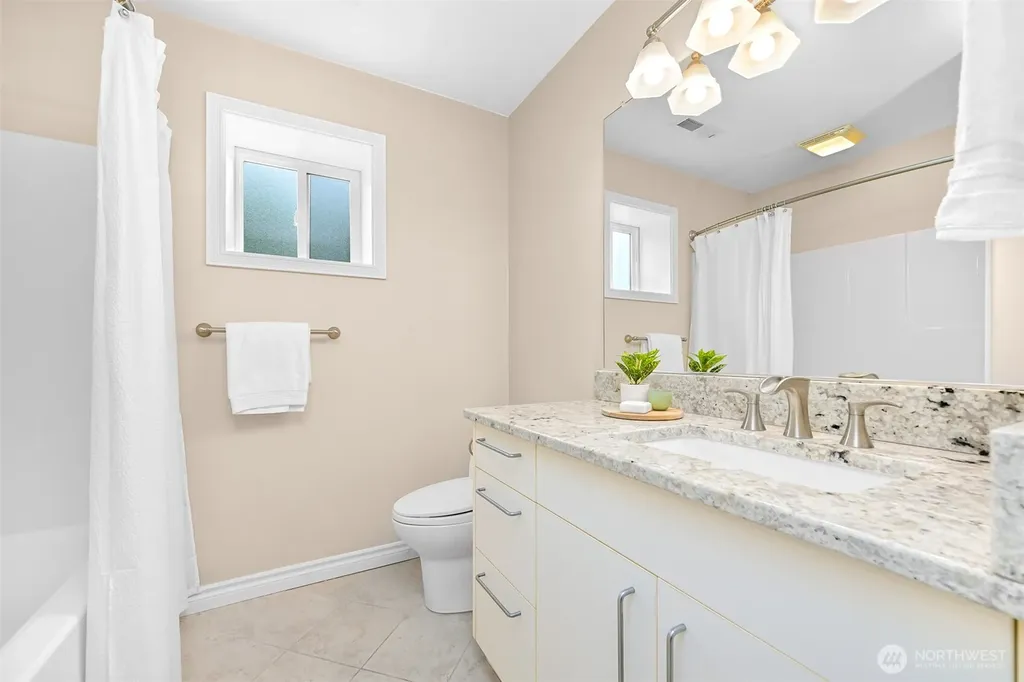 4743 S Golf Course Drive Blaine WA 98230