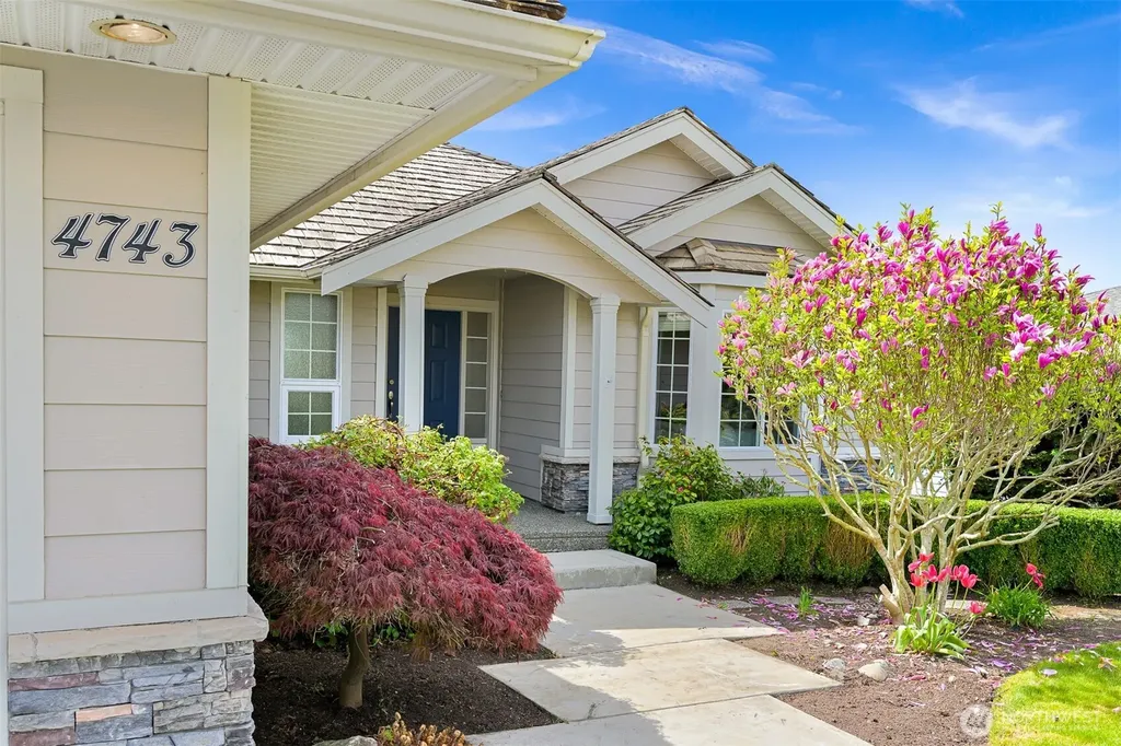 4743 S Golf Course Drive Blaine WA 98230