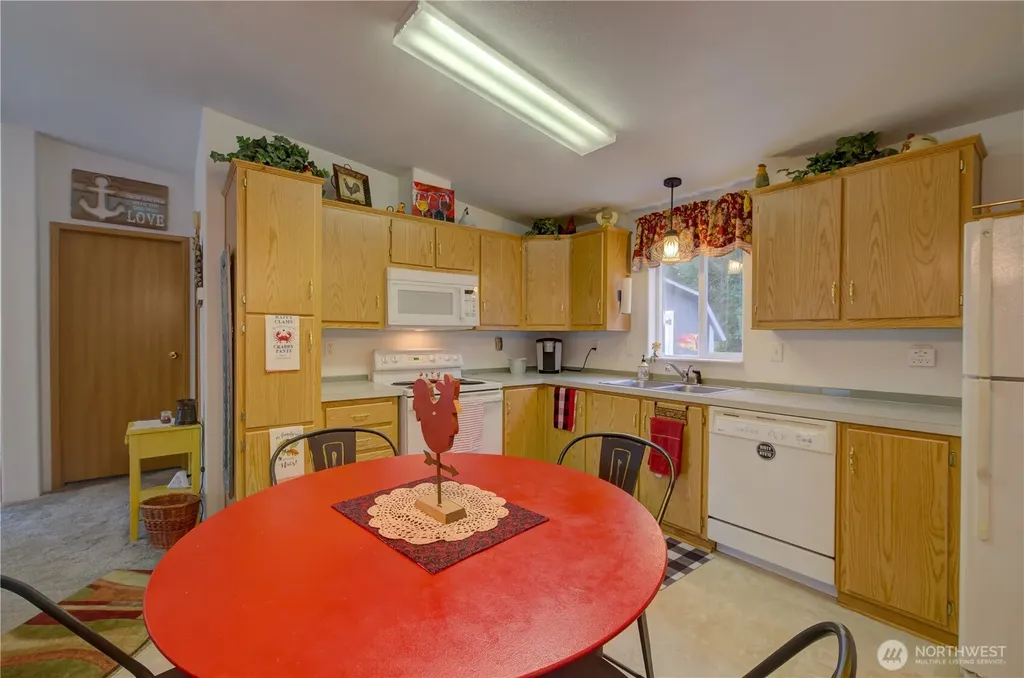 28811 Y Lane Ocean Park WA 98640