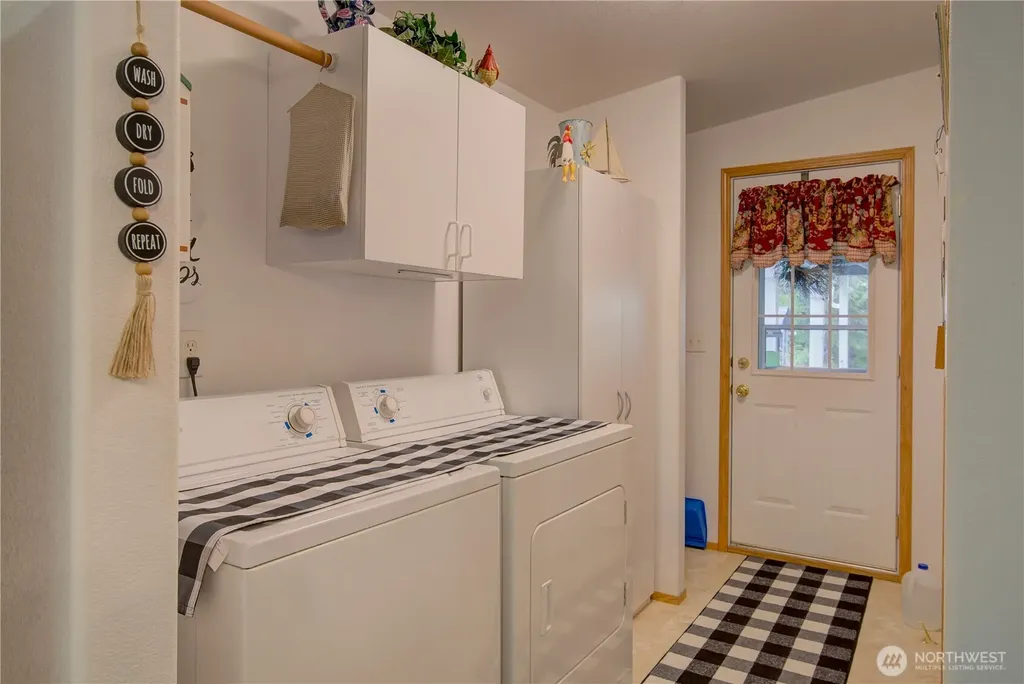 28811 Y Lane Ocean Park WA 98640