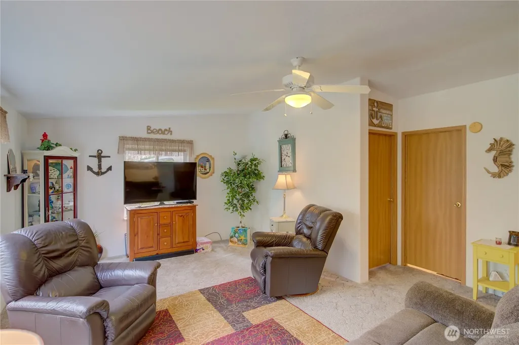 28811 Y Lane Ocean Park WA 98640