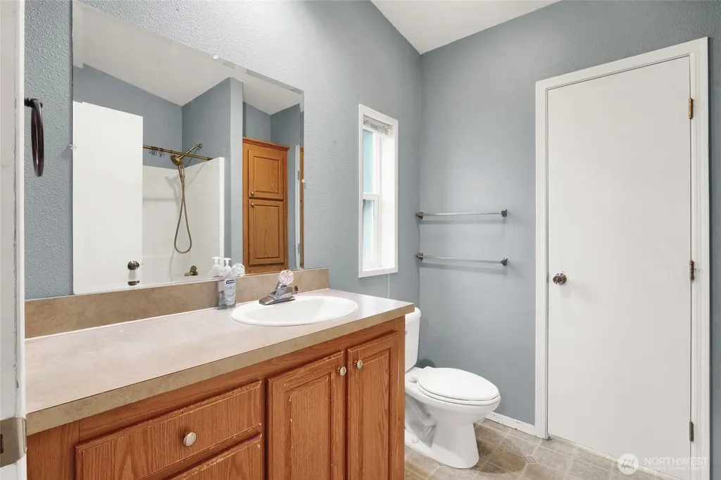 4815 NE Airway Drive Moses Lake WA 98837