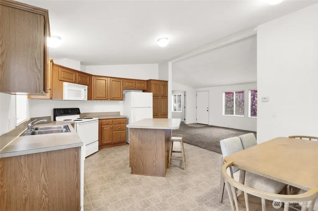 4815 NE Airway Drive Moses Lake WA 98837