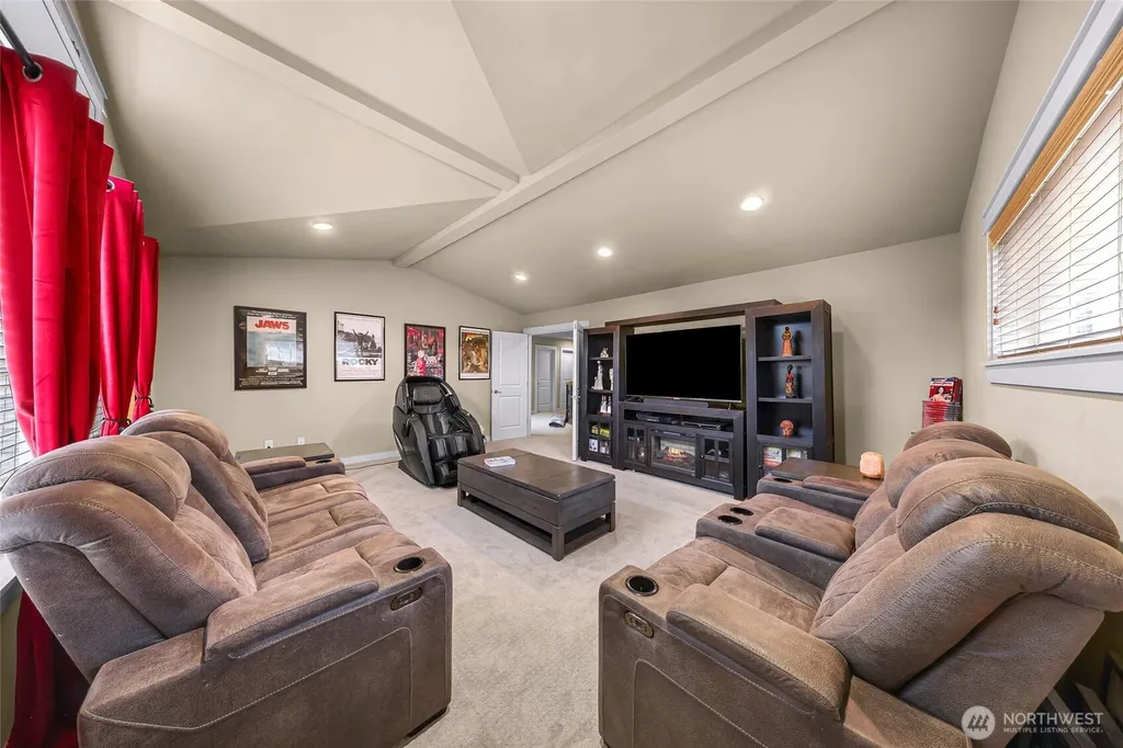 10082 240th Avenue NE Redmond WA 98053