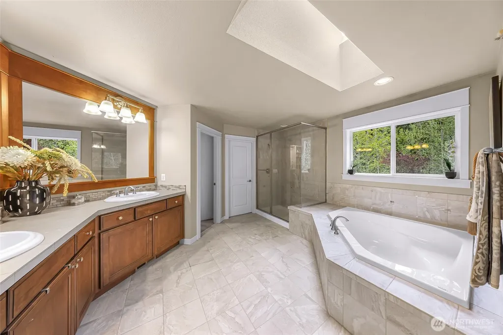 10082 240th Avenue NE Redmond WA 98053