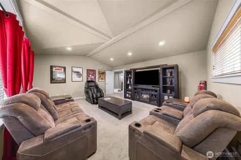 10082 240th Avenue NE Redmond WA 98053