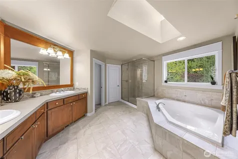 10082 240th Avenue NE Redmond WA 98053