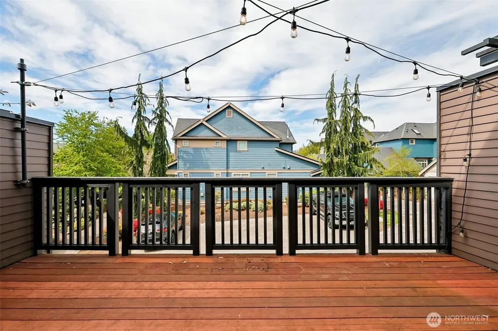 1078 NE High Street Issaquah WA 98029