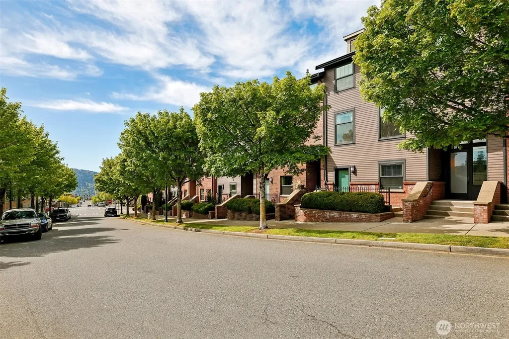 1078 NE High Street Issaquah WA 98029