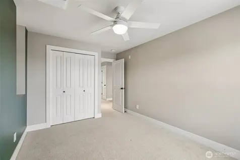 1078 NE High Street Issaquah WA 98029