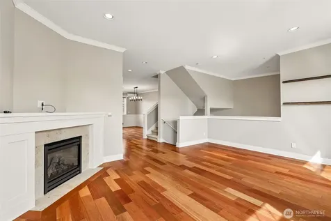 1078 NE High Street Issaquah WA 98029