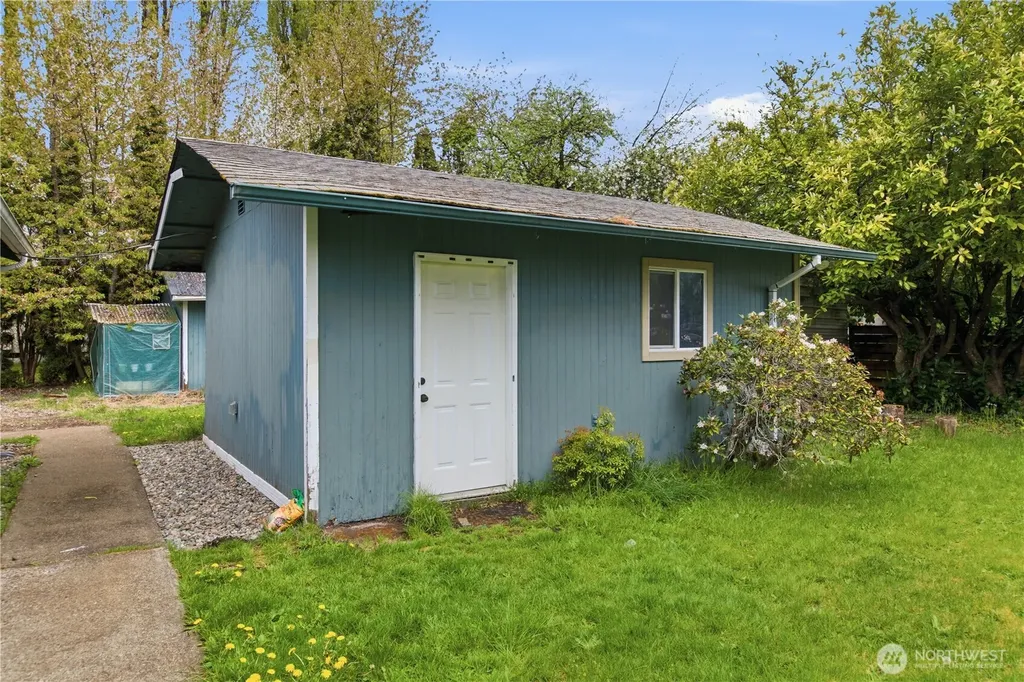6932 Foster Drive SW Olympia WA 98512