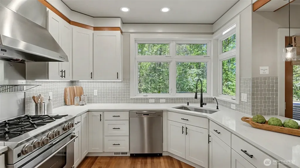 13730 Main Street Bellevue WA 98005