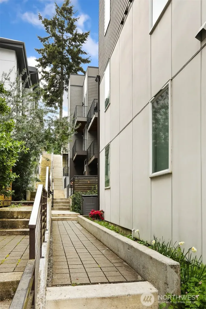 1913 15th Avenue S Seattle WA 98144