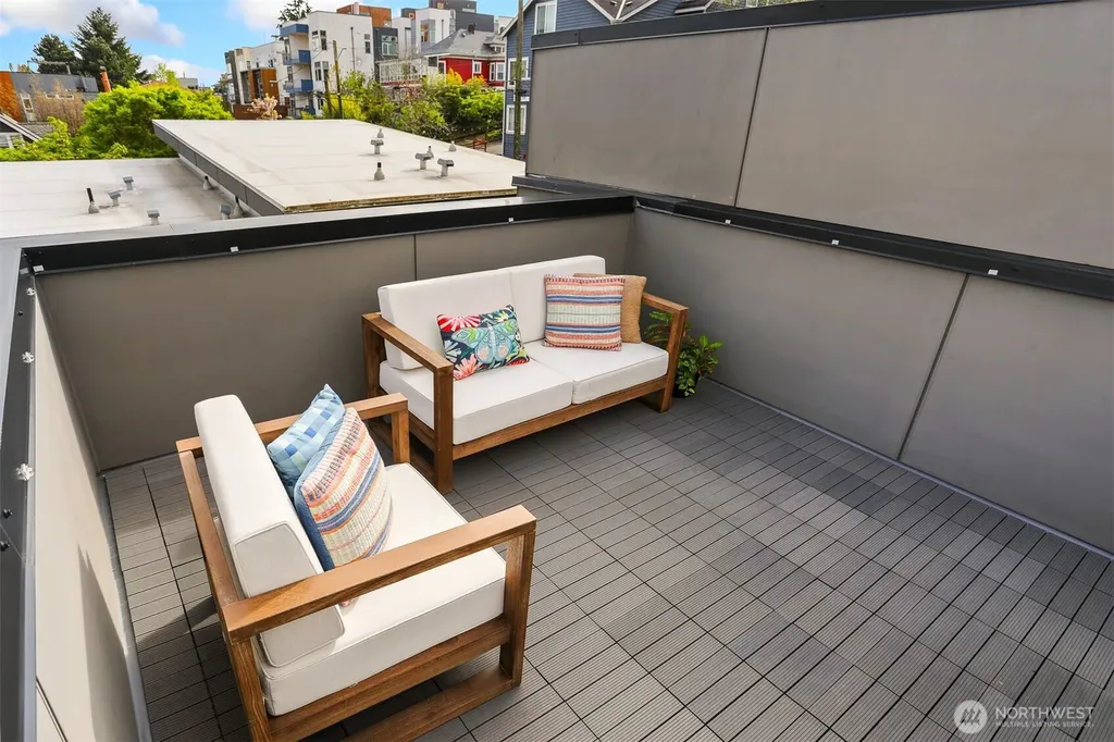 1913 15th Avenue S Seattle WA 98144