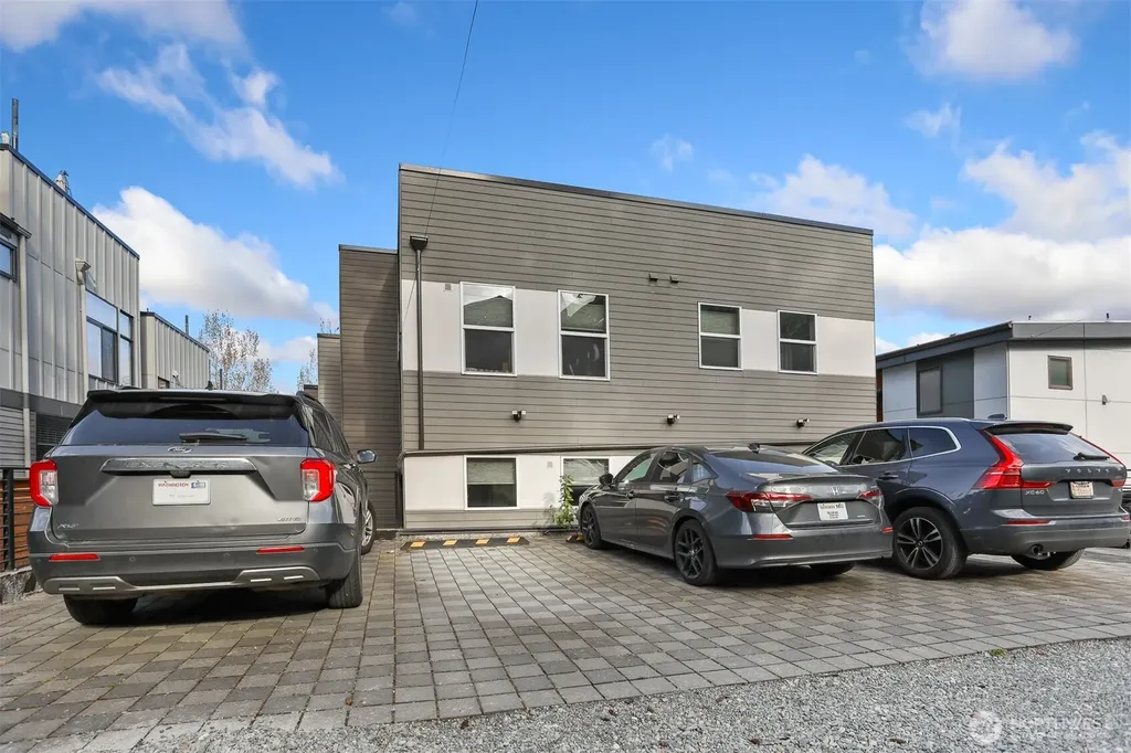 1913 15th Avenue S Seattle WA 98144
