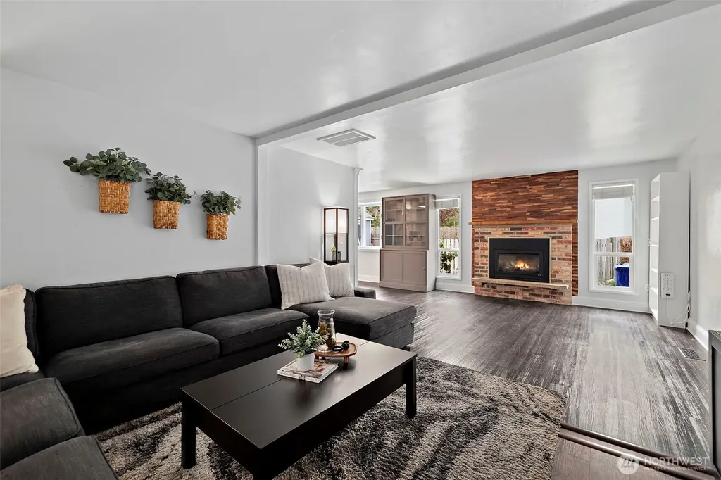 914 S 30th Place Renton WA 98055
