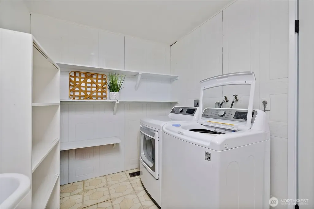 914 S 30th Place Renton WA 98055