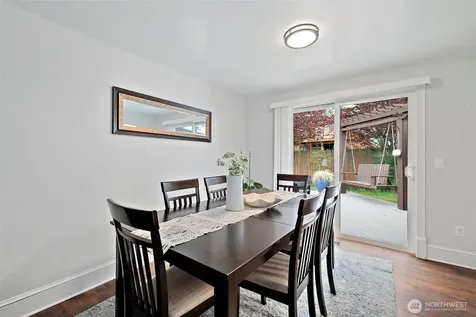 914 S 30th Place Renton WA 98055