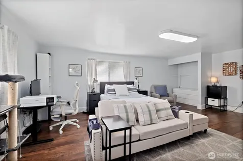 914 S 30th Place Renton WA 98055