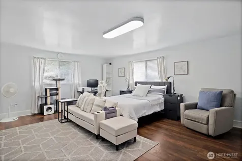 914 S 30th Place Renton WA 98055