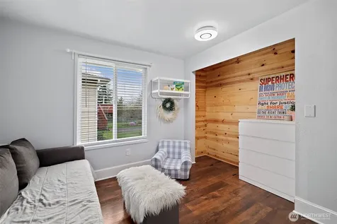 914 S 30th Place Renton WA 98055
