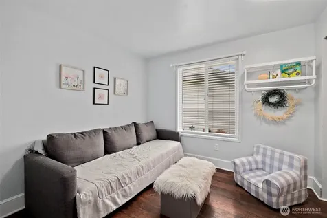 914 S 30th Place Renton WA 98055