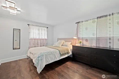 914 S 30th Place Renton WA 98055