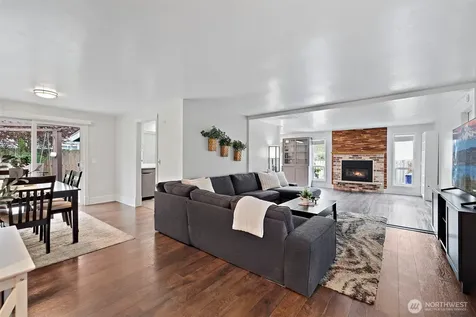 914 S 30th Place Renton WA 98055