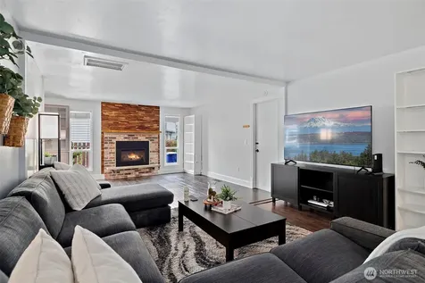 914 S 30th Place Renton WA 98055