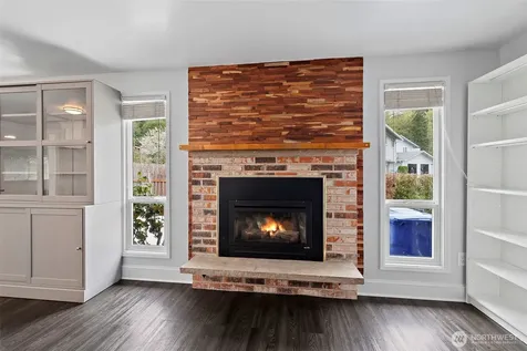 914 S 30th Place Renton WA 98055