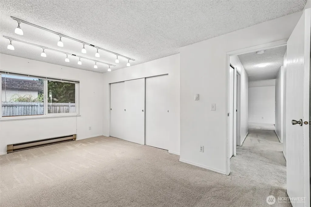 8823 Holly Drive Everett WA 98208