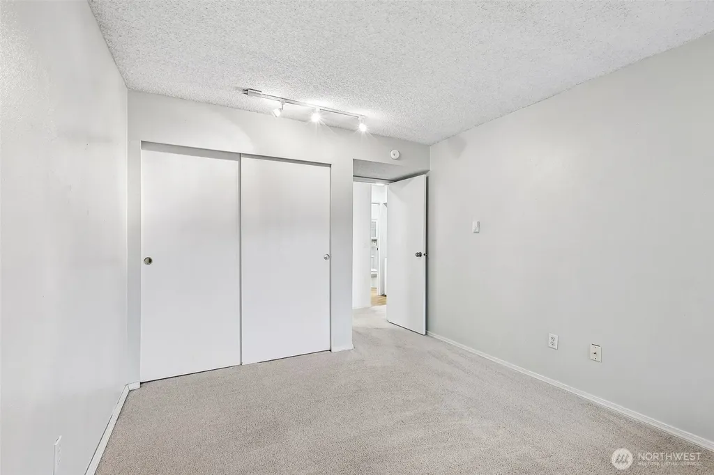 8823 Holly Drive Everett WA 98208
