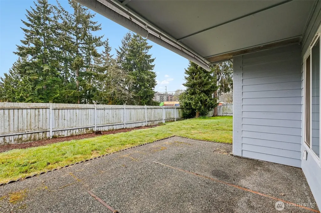 8823 Holly Drive Everett WA 98208