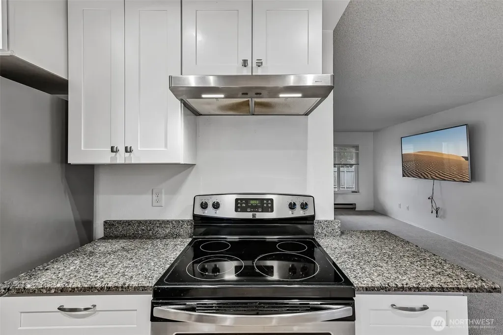 8823 Holly Drive Everett WA 98208