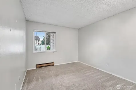 8823 Holly Drive Everett WA 98208
