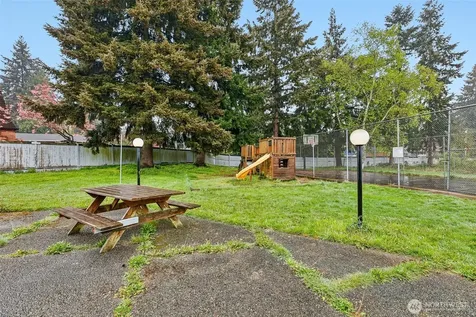 8823 Holly Drive Everett WA 98208