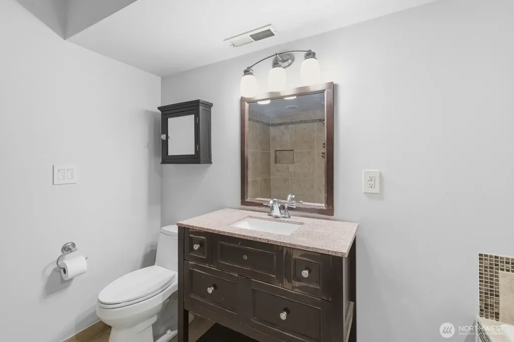 461 SE Kamilche Shores Road Shelton WA 98584