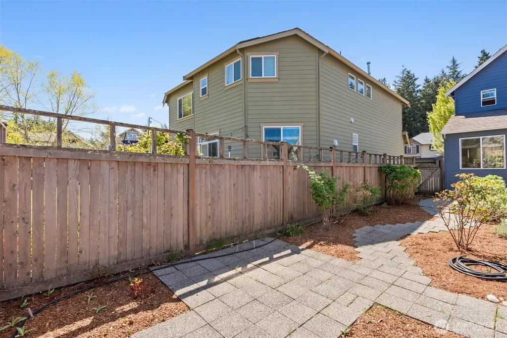 10212 242nd Avenue NE Redmond WA 98053
