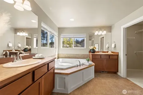 10212 242nd Avenue NE Redmond WA 98053