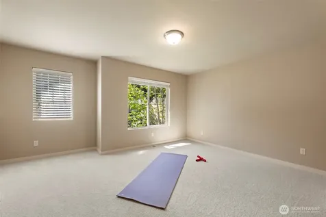 10212 242nd Avenue NE Redmond WA 98053