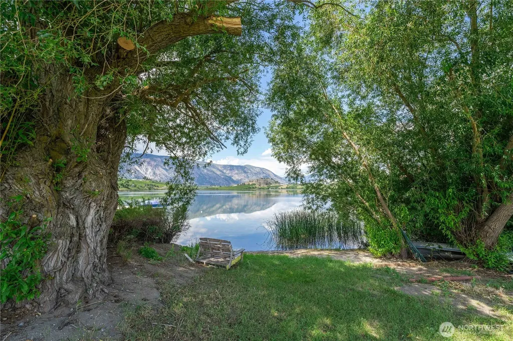 220 Roses Lake Drive Manson WA 98831