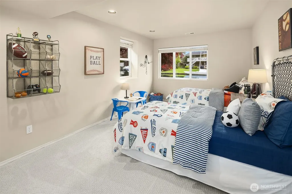 61 Cascade Key Bellevue WA 98006