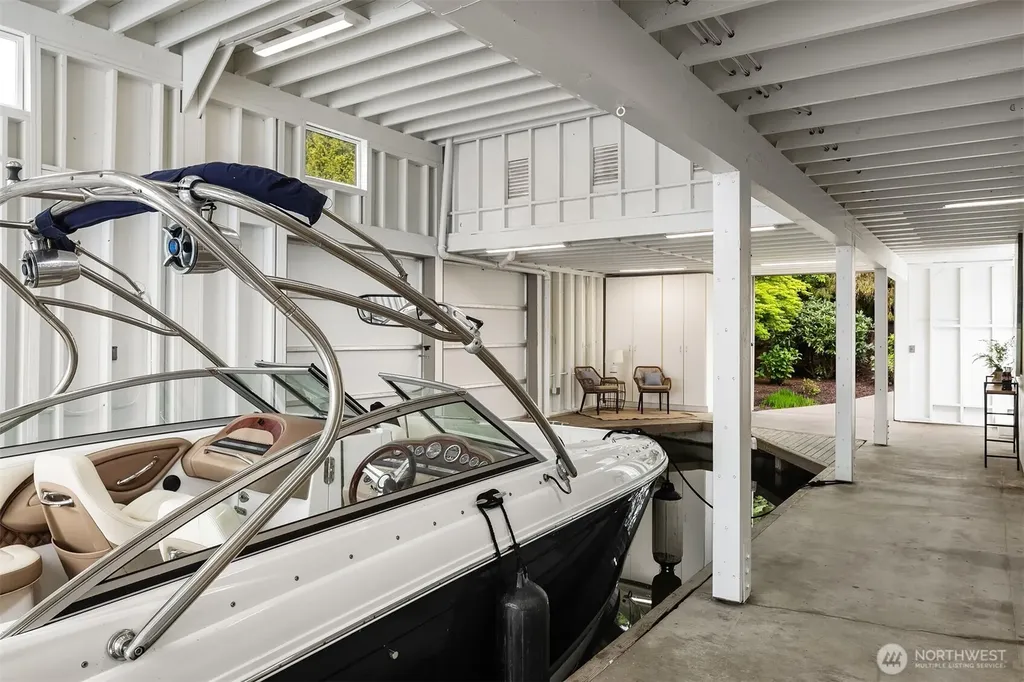 61 Cascade Key Bellevue WA 98006