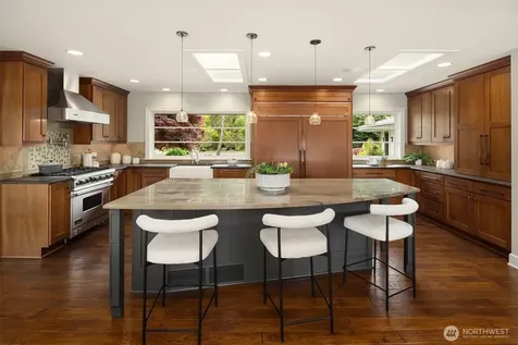 61 Cascade Key Bellevue WA 98006